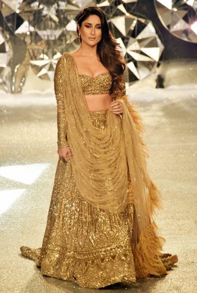 Kareena Kapoor Khan looked gorgeous in a golden lehenga at India ...